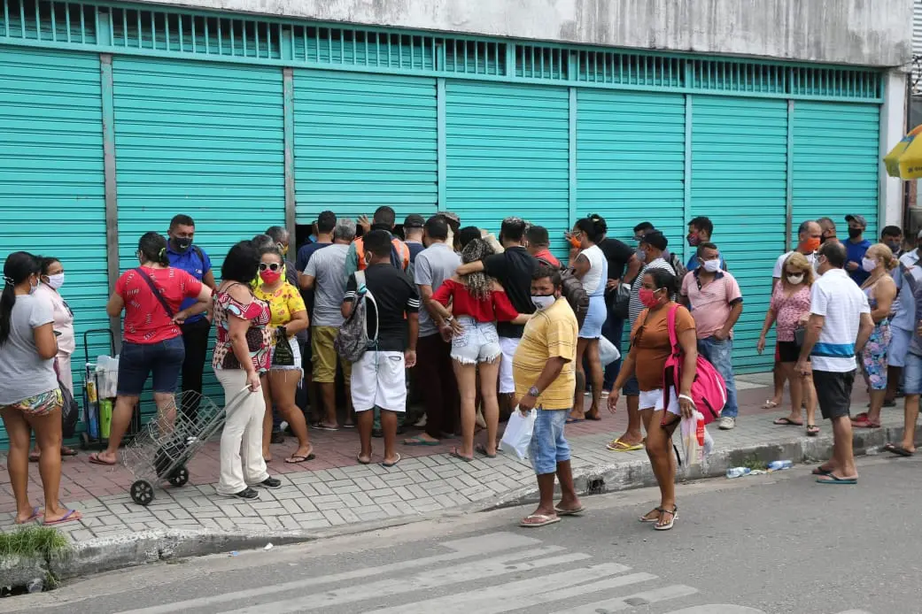 Imagem da notícia: Aglomeração no Centro: Beco da Poeira é fechado por fiscalização