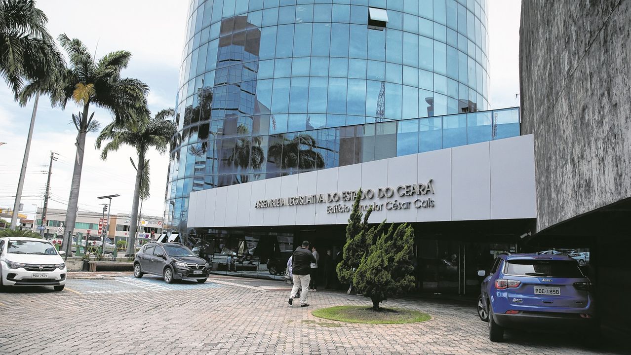 Realização do concurso da Assembleia Legislativa do Ceará ficará a cargo da nova presidência - Política - Diário do Nordeste
