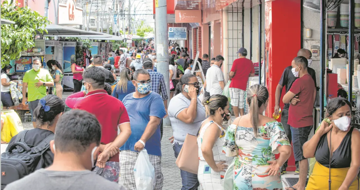 Fotografia do Centro de Fortaleza na primeira semana de retomada do comércio