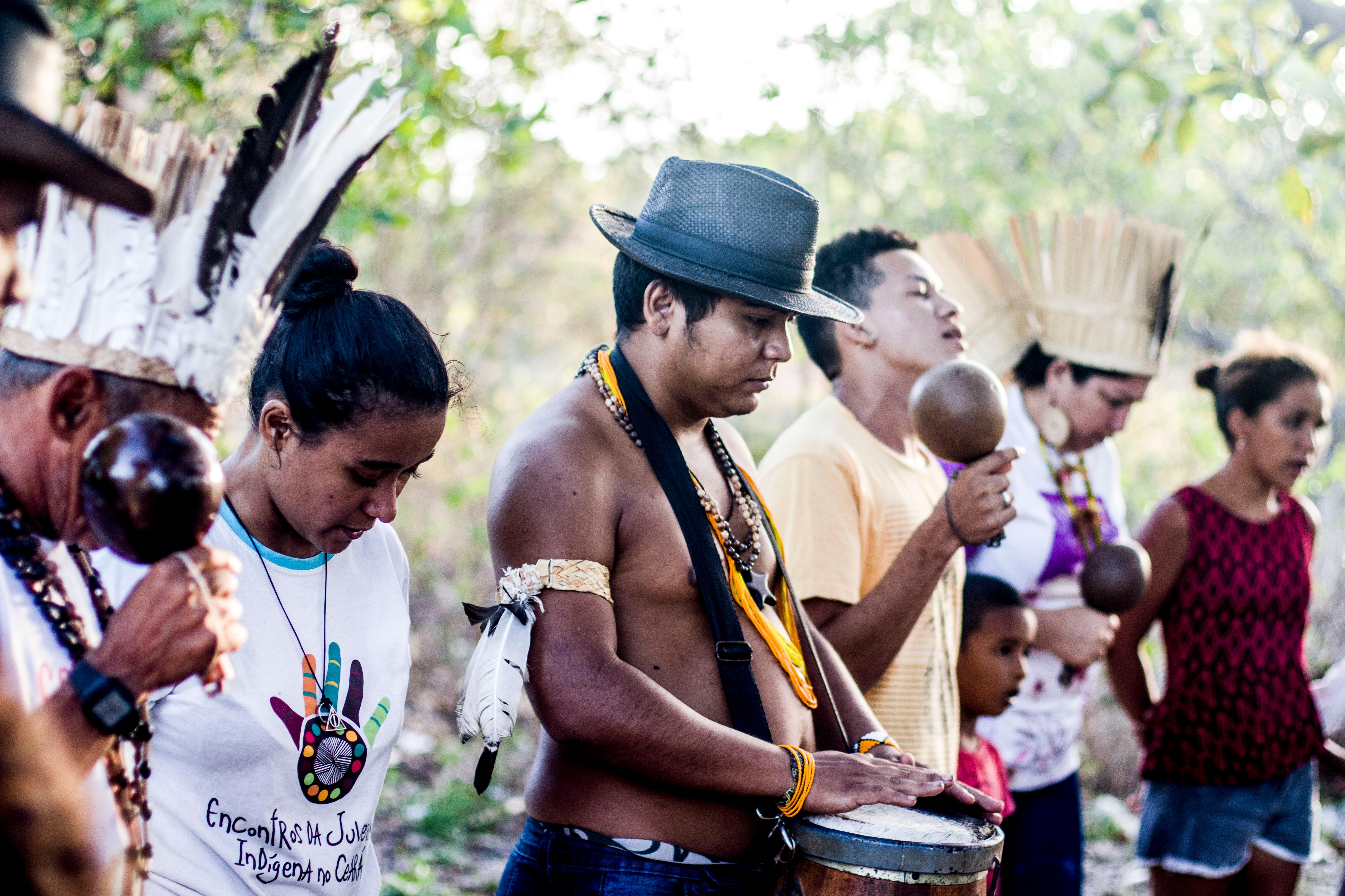Com mais de 450 casos confirmados, as comunidades indígenas seguem com sinal de alerta ligado e enfrentam problemas estruturais.