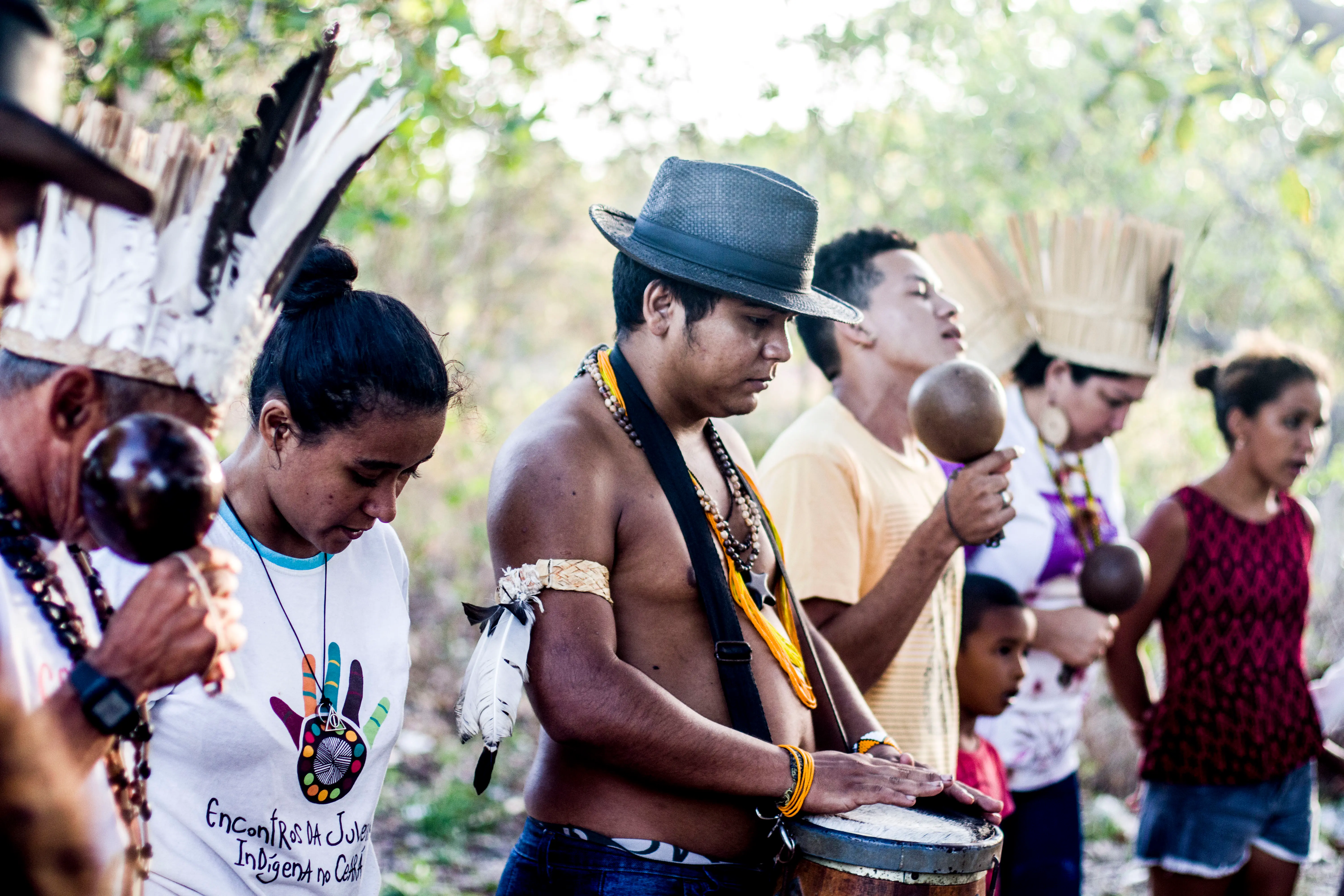 Com mais de 450 casos confirmados, as comunidades indígenas seguem com sinal de alerta ligado e enfrentam problemas estruturais.