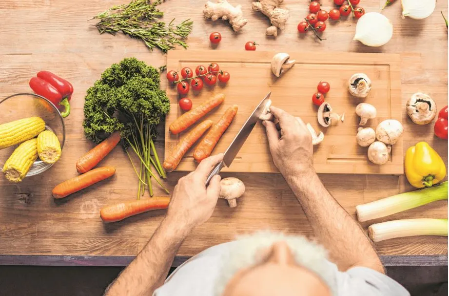 Vegetais são essenciais no almoço e no jantar dos idosos