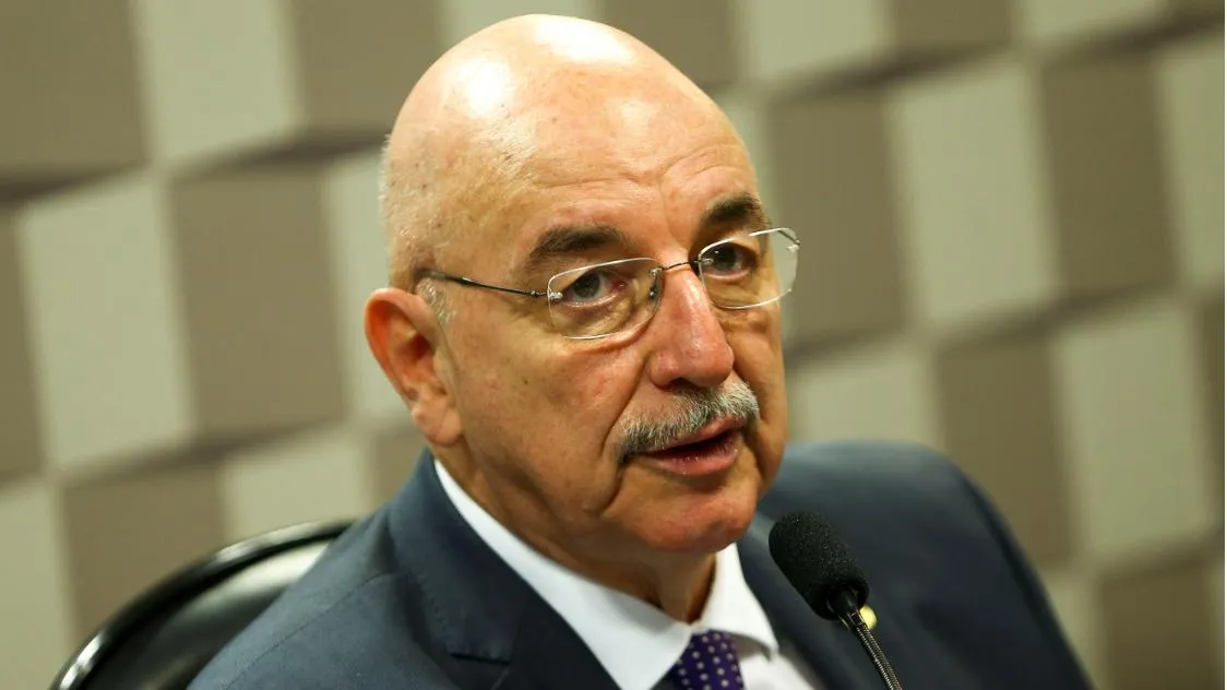 Osmar Terra chegou a ser cotado para assumir o Ministério da Saúde no lugar de Mandetta