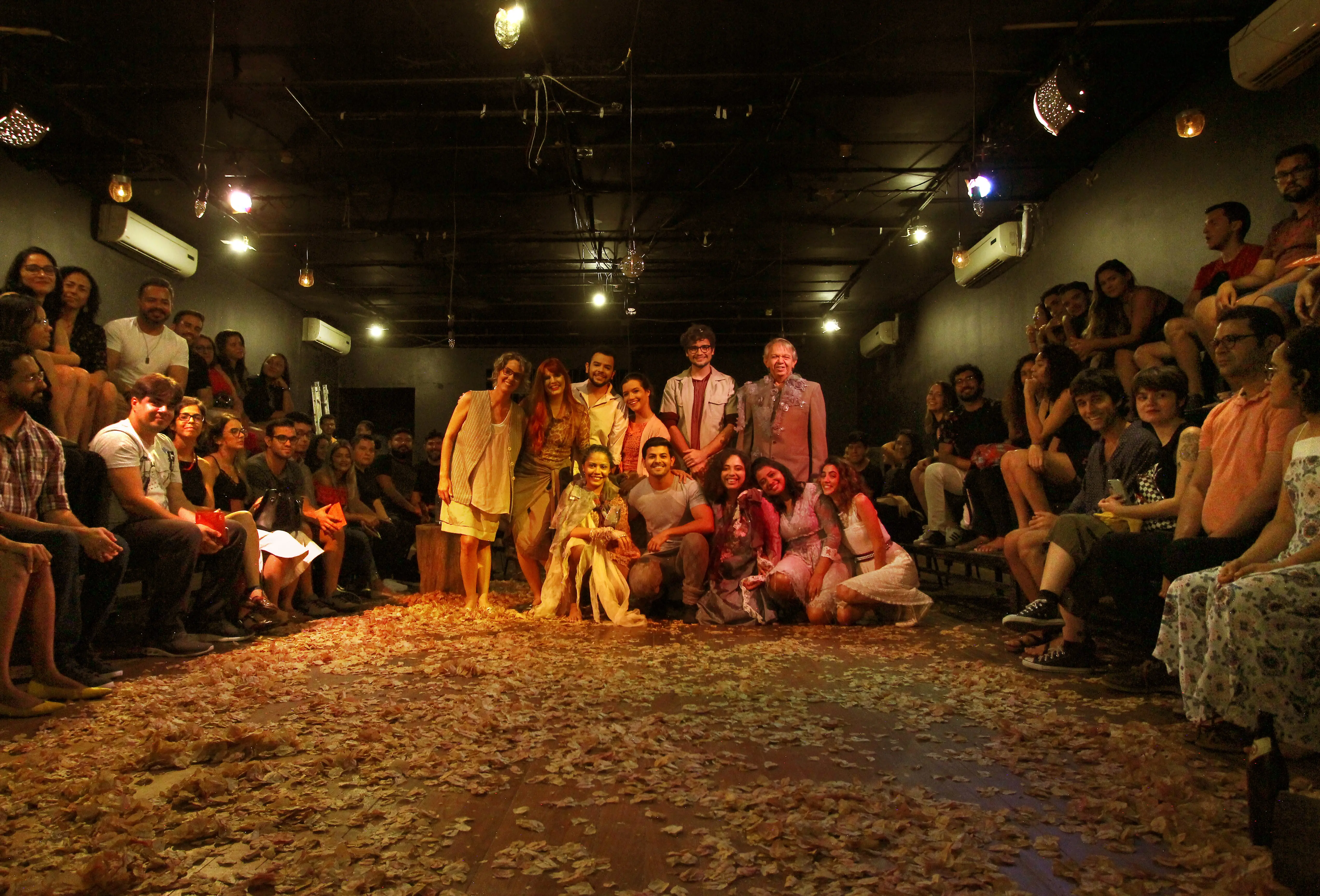 Foto Bia Criança no Teatro