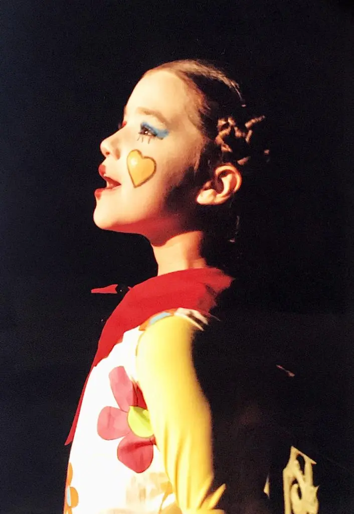 Foto Bia Criança no Teatro