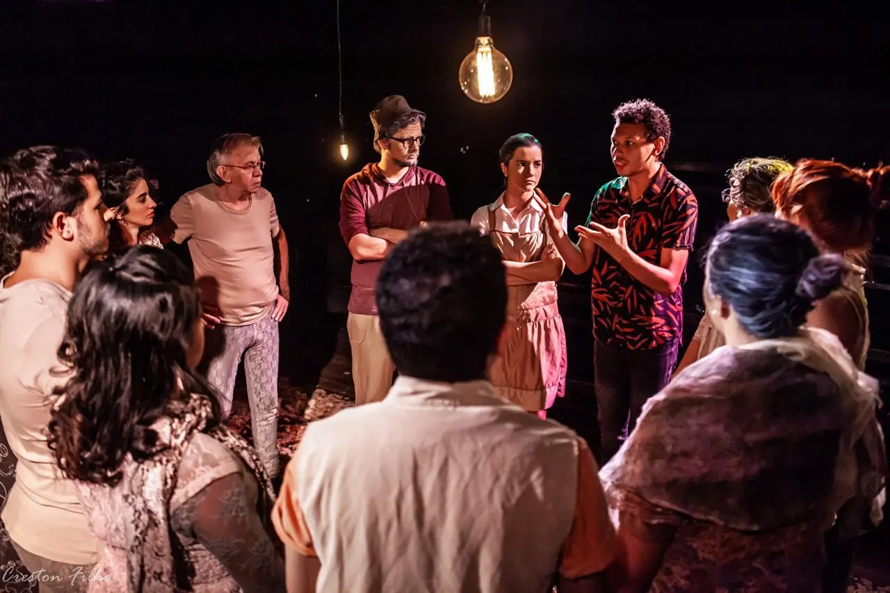 Elenco antes do espetáculo