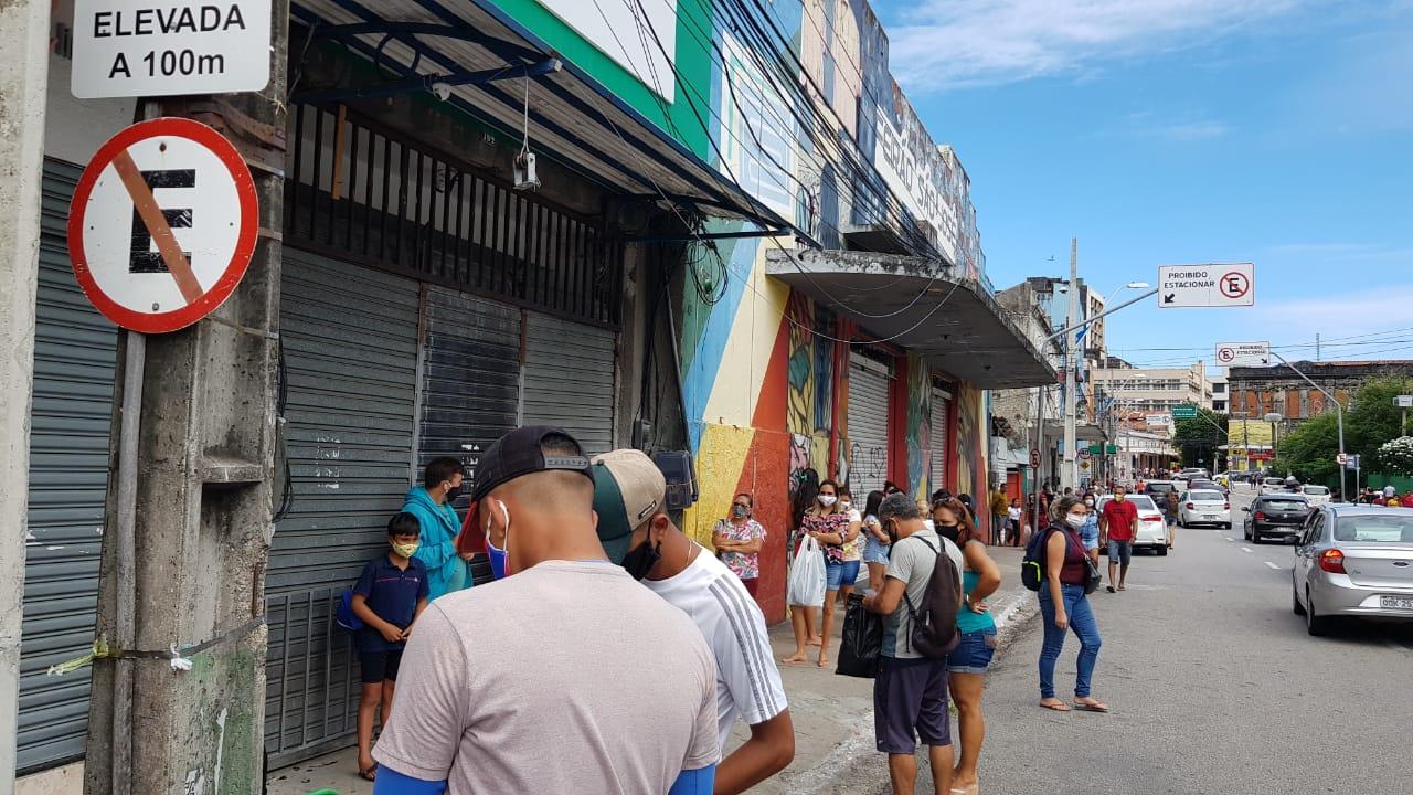 Rua José Avelino e entorno têm filas e aglomerações antes de abertura das  lojas no Centro da Capital - Metro - Diário do Nordeste