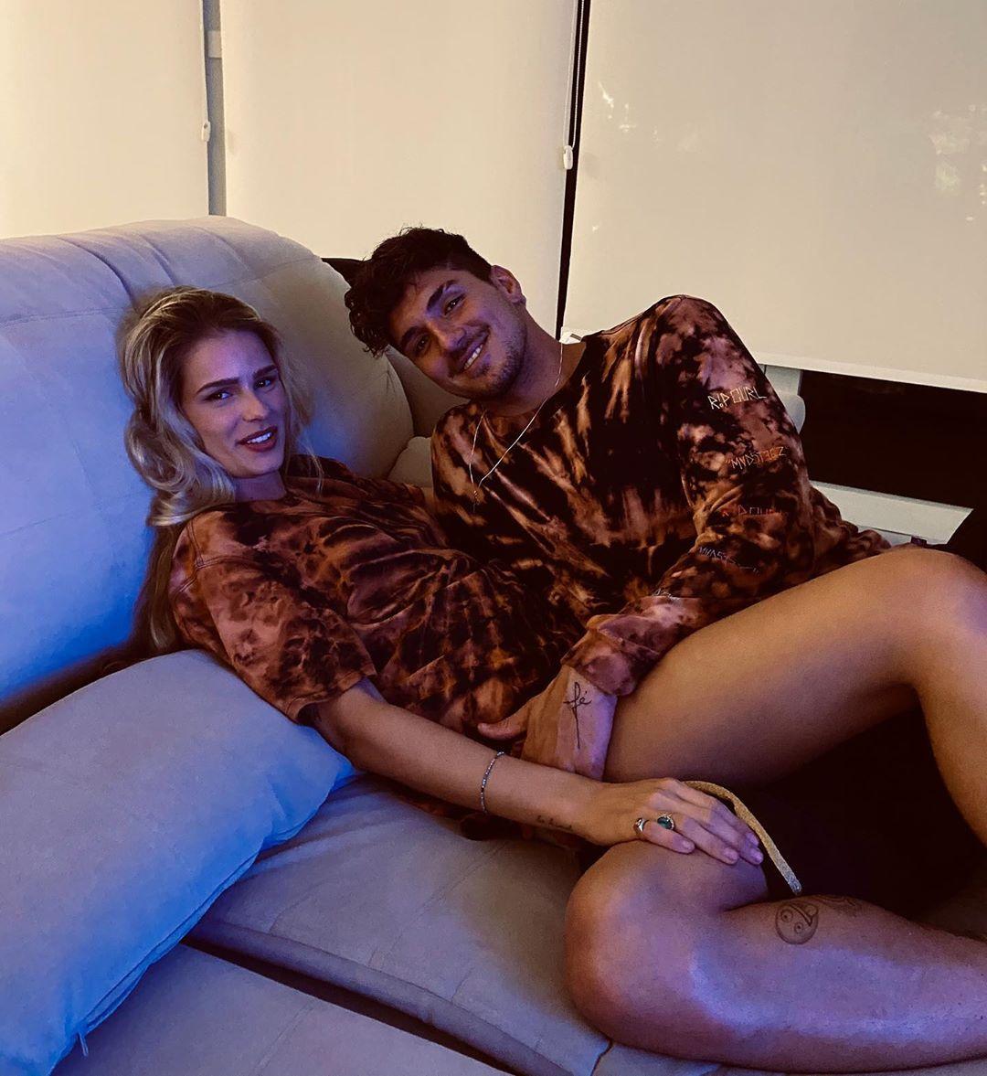 Juntos desde abril, Yasmin Brunet e Gabriel Medina fazem tatuagens iguais -  Verso - Diário do Nordeste