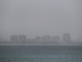 Fotografia de nuvem de poeira encobrindo Porto Rico