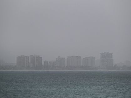 Fotografia de nuvem de poeira encobrindo Porto Rico