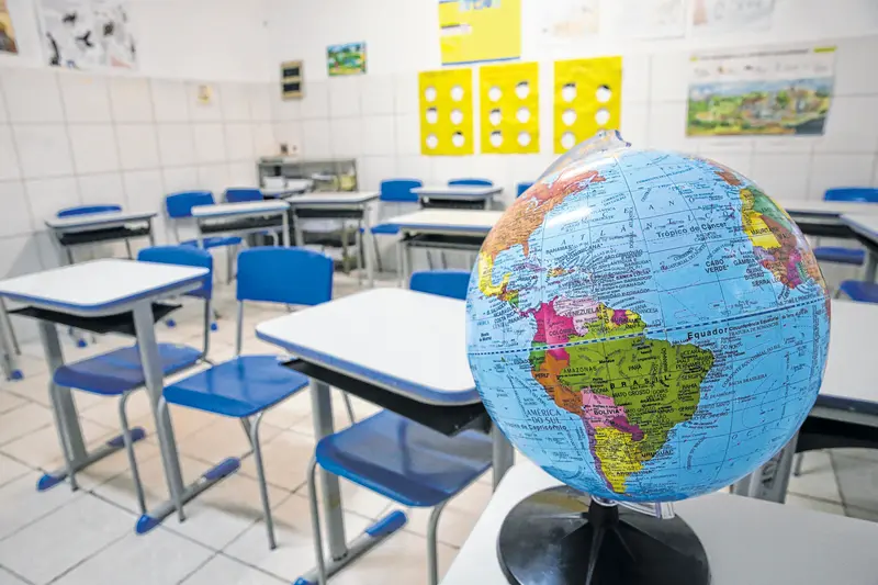 Aulas do ensino público estadual podem retornar a partir do mês de agosto. A princípio, ideia é que apenas 25% de alunos de cada unidade voltem