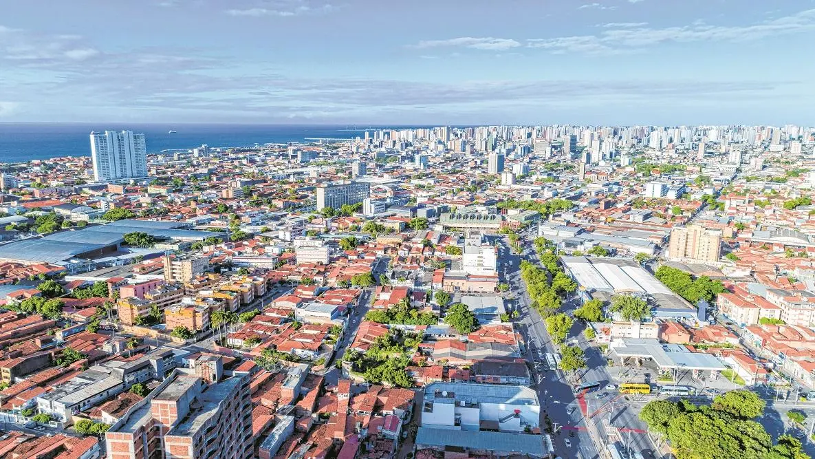 Junto com Fortaleza, no Arranjo Populacional, estão: Aquiraz, Caucaia, Eusébio, Itaitinga, Maracanaú, Maranguape e Pacatuba.