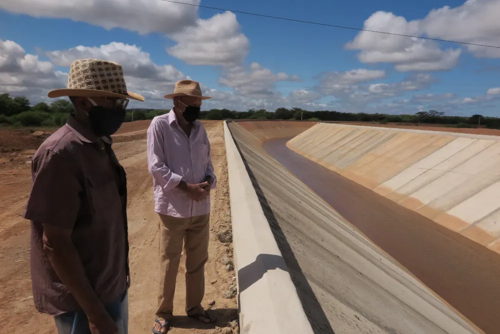 Agricultores de Penaforte viram, de longe, a chegada das águas ao Ceará