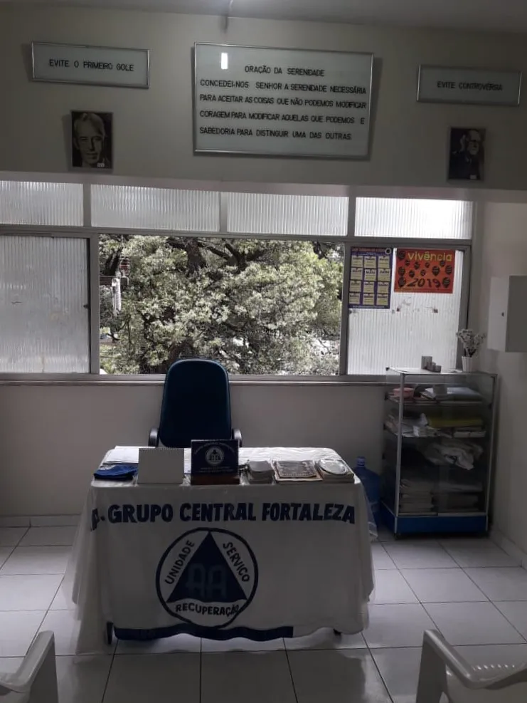 A Irmandade atua com base em passos, princípios e conceitos no caminho da recuperação, sempre, trabalhando a conscientização do dependente químico, sem imposições. O Grupo Central Fortaleza, foi fundado em 27 de junho de 1968.