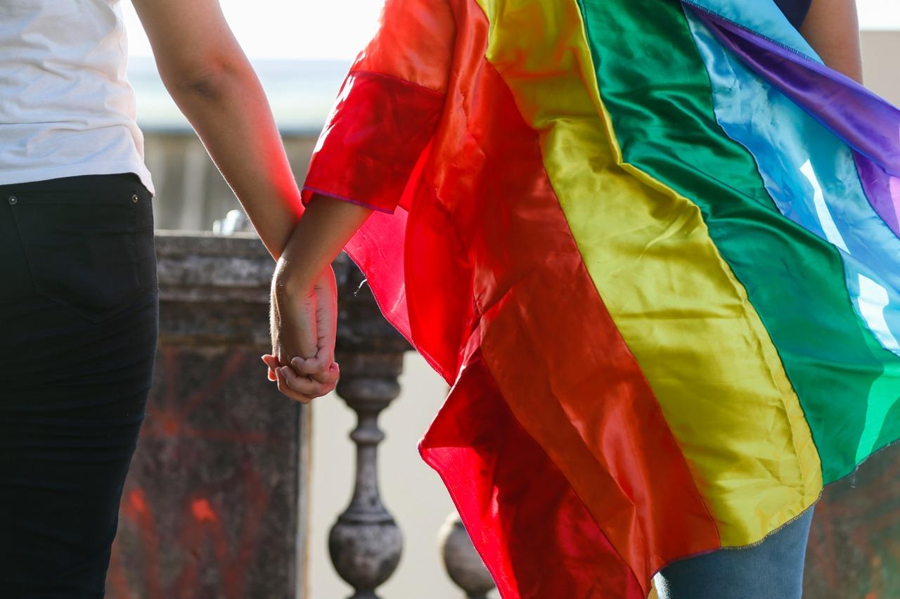 Dia do Orgulho LGBTI+: cearenses relatam como autoaceita&ccedil;&atilde;o mant&eacute;m firme a  luta por respeito - Metro - Di&aacute;rio do Nordeste