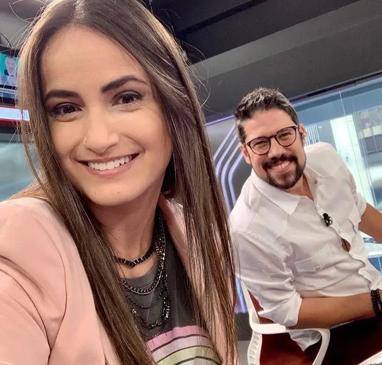 Imagem da notícia: Mari Palma chora com homenagem de Phelipe Siani em despedida do Live CNN Brasil