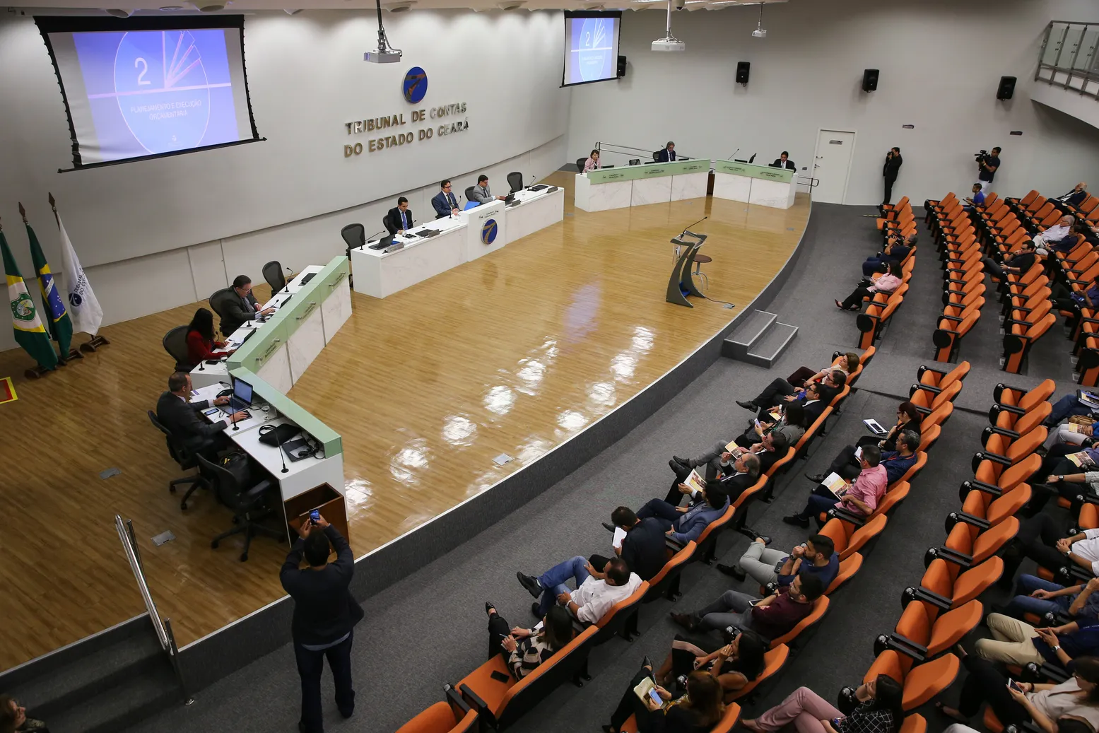 TCE analisa as contas do governador Camilo Santana.