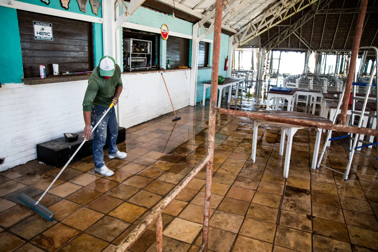 Barraca Praia Pandemia Fortaleza