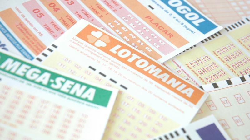 A Caixa Econômica Federal suspendeu, por três meses, os sorteios da loteria federal na tentativa de conter o avanço da pandemia do coronavírus no País.
