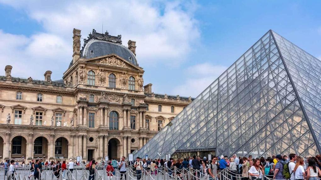 Reabertura do Museu do Louvre, em Paris