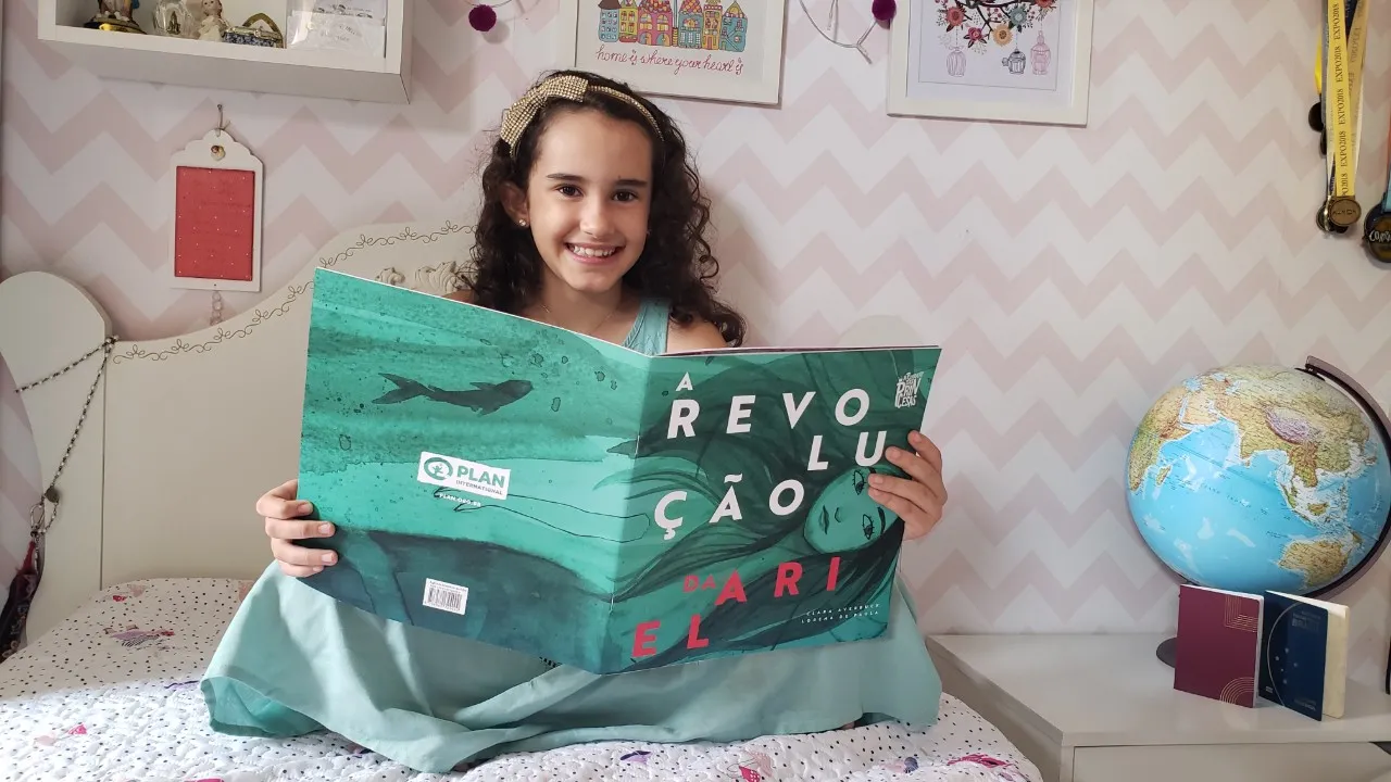 A cearense começou a contar as histórias para as bonecas. Agora, ela partilha suas leituras com outras pessoas por meio do Instagram