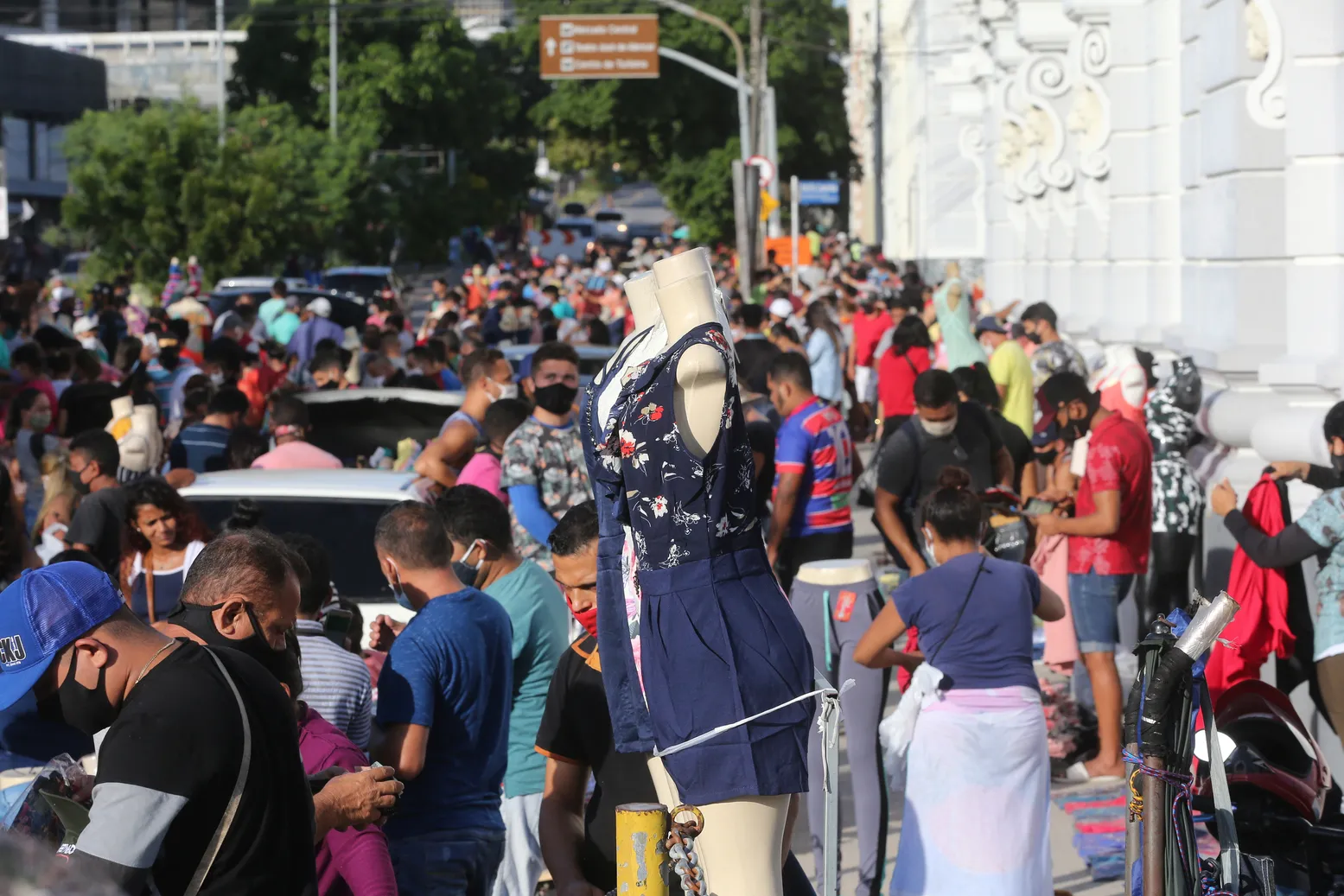 Feira da rua José Avelino, no Centro