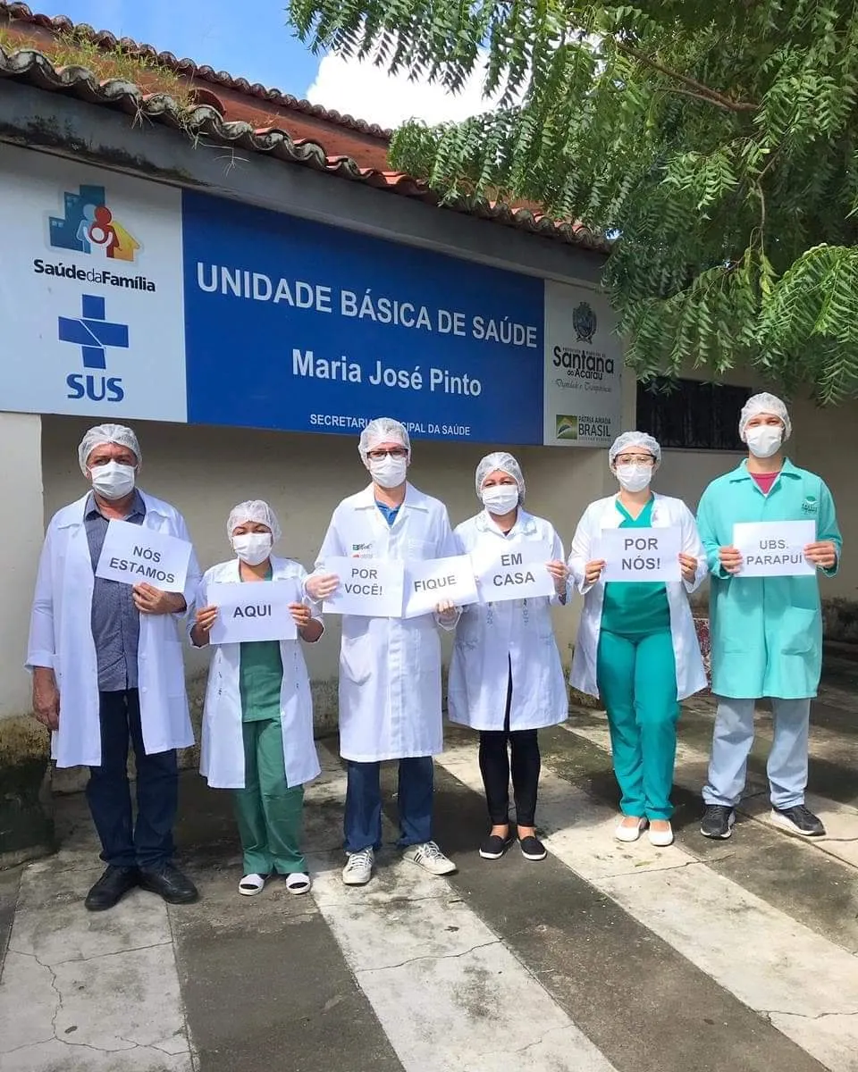 Equipe de profissionais da Unidade Básica de Saúde (UBS) Maria José Pinto, em Santana do Acaraú.