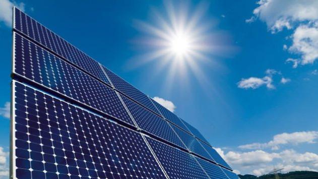 Imagens de placas de energia solar fotovoltaica
