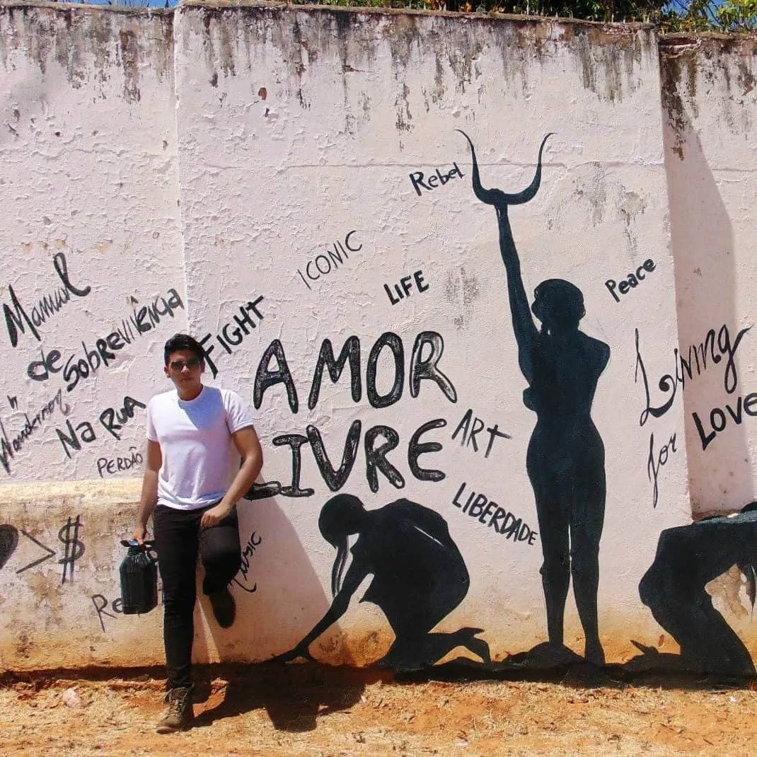 O mural sobre Amor Livre foi um dos publicados por Madonna no Instagram, que também já chegou a convidá-lo para trabalho na África