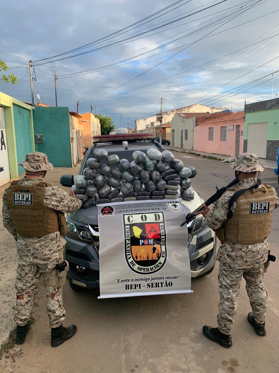 Droga estava escondido em porta-malas de veículo