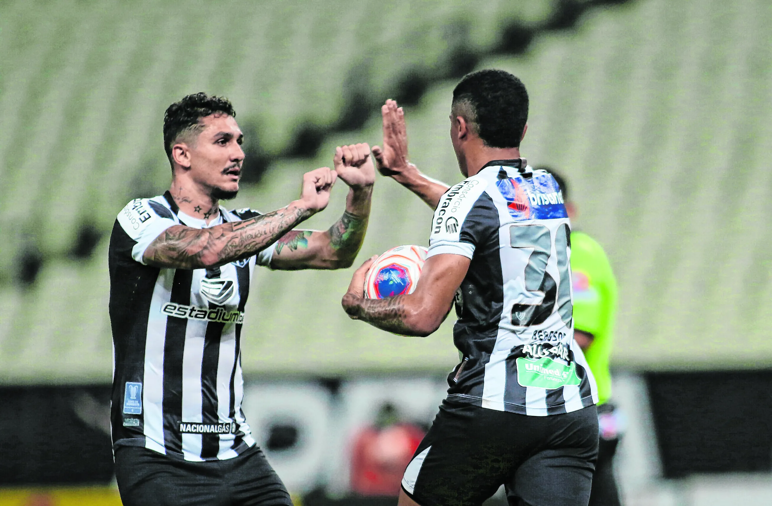 Bérgson comemorando gol marcado contra o Fortaleza