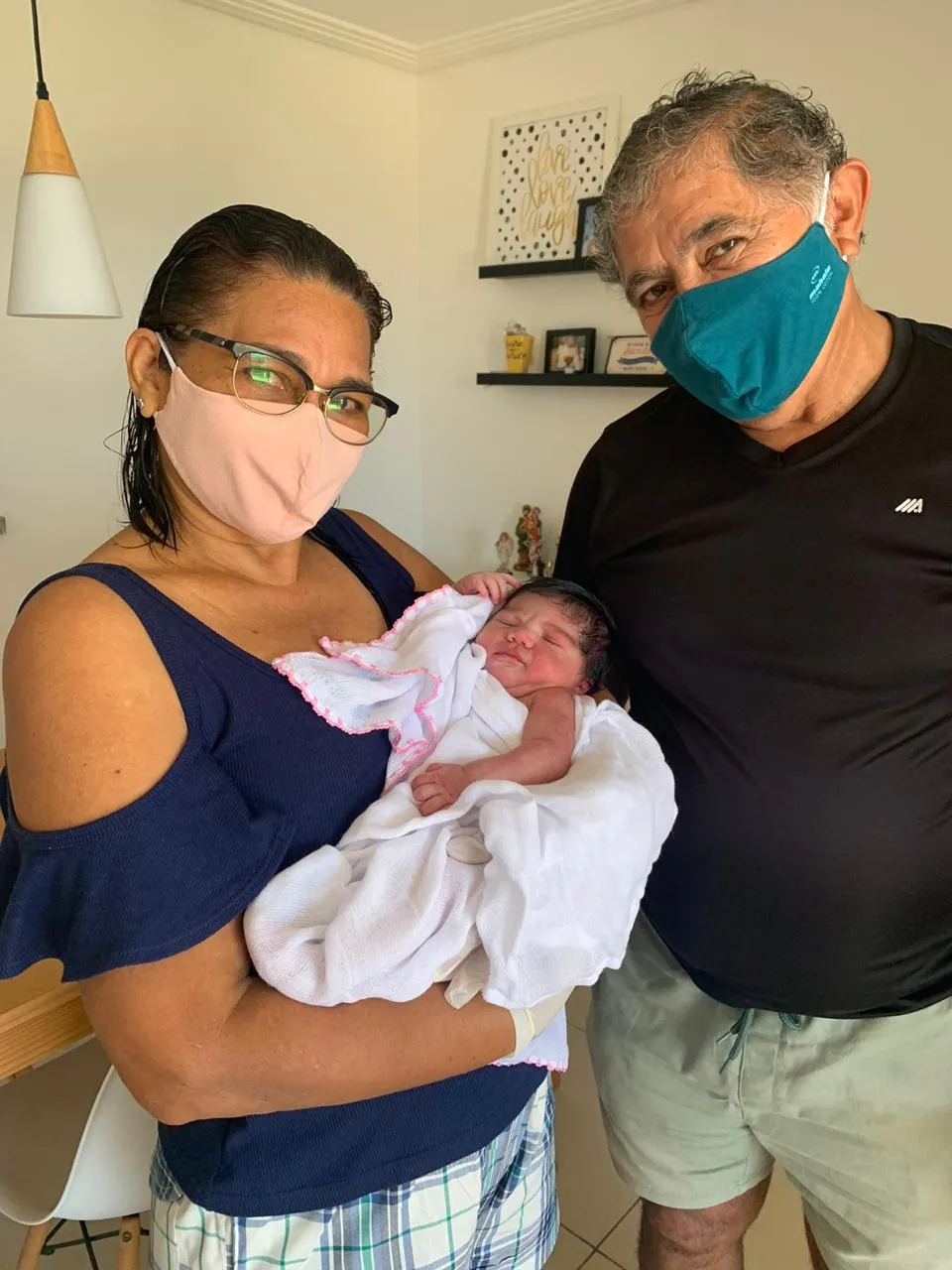 Com o nascimento de Luísa, os avós, Erilson dos Santos e Alice Santos, descobriram que sempre há espaço no coração para um pouco mais de amor