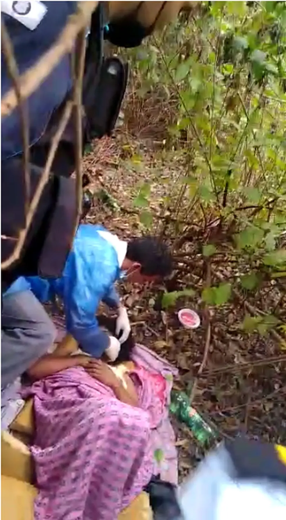 A mulher foi encontrada pelos policiais na última segunda (20) e estaria sendo torturada desde sábado (18)