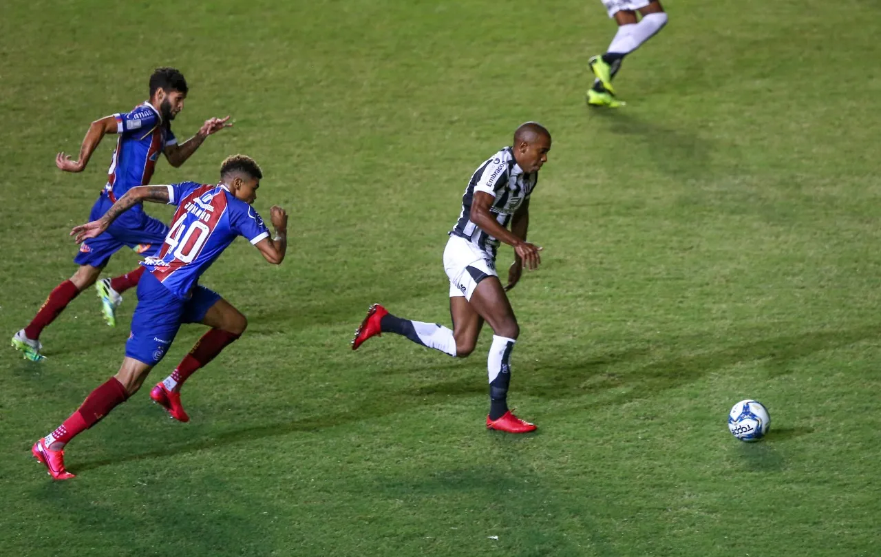 Vovô foi muito eficiente na organização defensiva durante todo o jogo