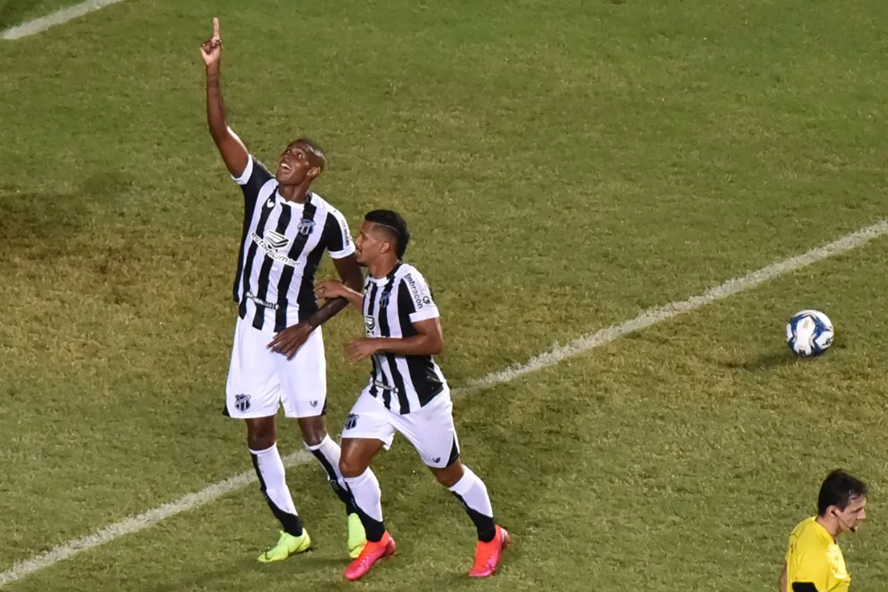Imagem da notícia: Tom Barros: Assim se fez um invicto bicampeão