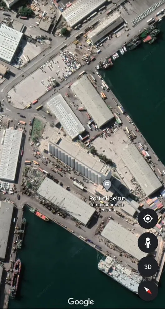 Imagem aérea da zona portuária de Beirute antes da explosão