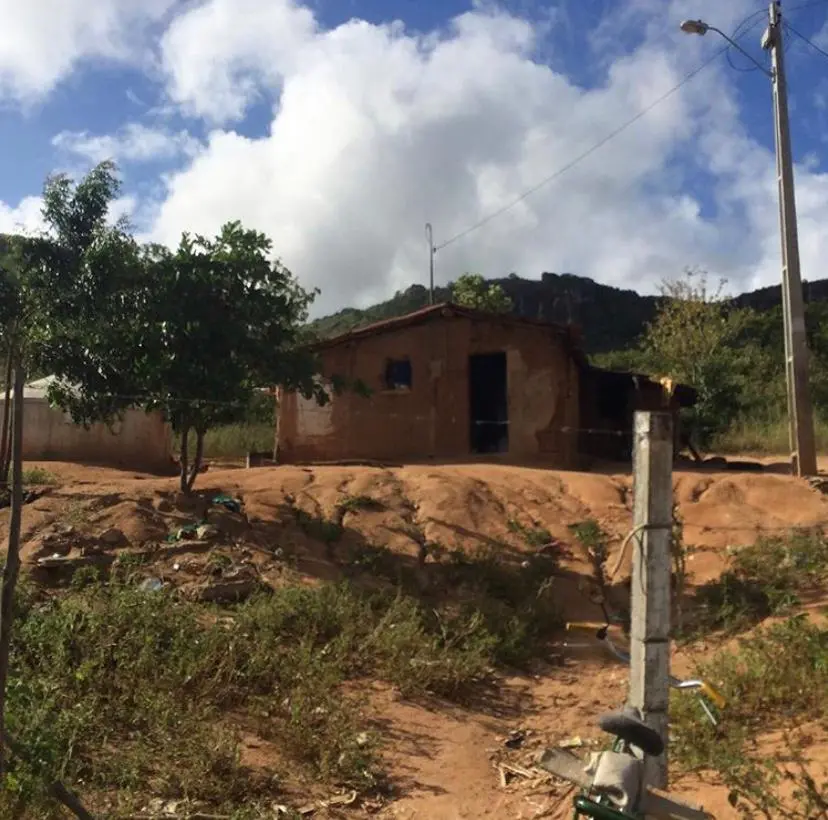Casa fica localizada em terreno emprestado e não pode ser reformada
