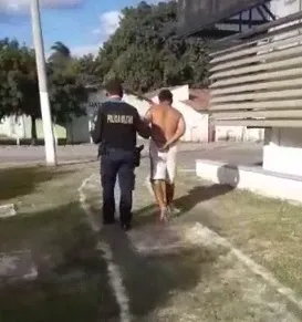 Homem de 33 anos é preso em flagrante por agredir avó em Barro