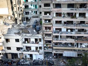 fotografia de prédio destruído em Beirute