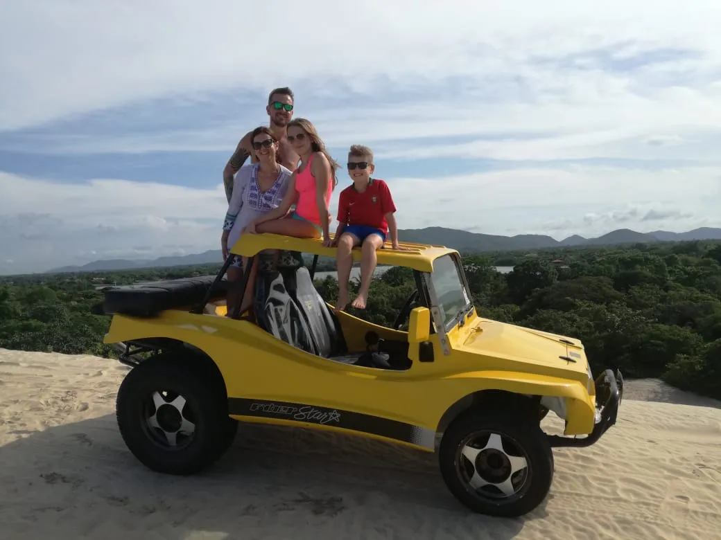 Família italiana sonhava em morar em um lugar com praia e sol o ano inteiro