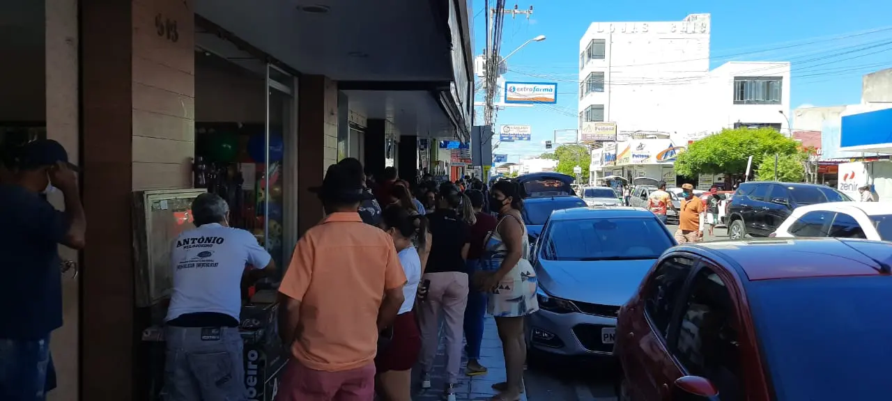 Movimentação grande no centro de Iguatu neste sábado