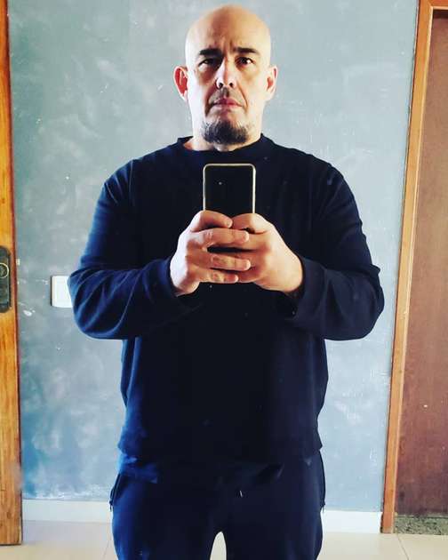 Digão, vocalista do Raimundos, se recupera da Covid e comemora - Verso ...