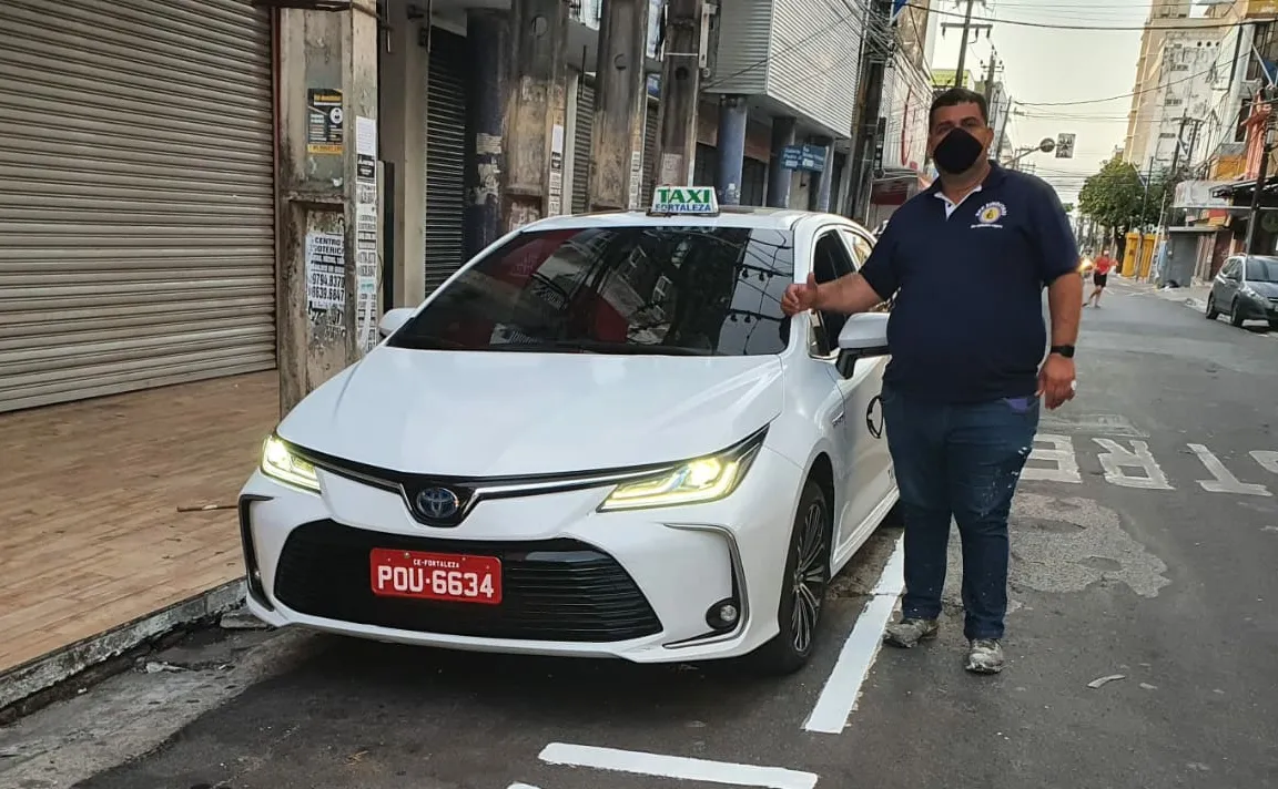 Contaminado pela Covid-19 em abril, o taxista Adriano Oliveira, 41, precisou permanecer 10 dias internado em hospital