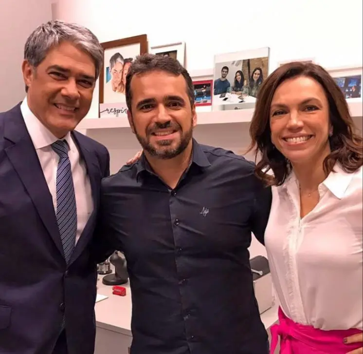 Esta é uma imagem do jornalista Filipe Toledo e William Bonner