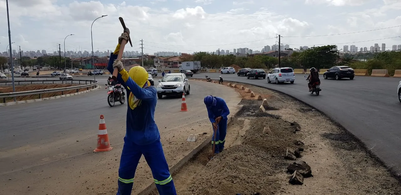 Avenida Alberto Craveiro está com 92% das obras concluídas e tem previsão de entrega para o mês de setembro.