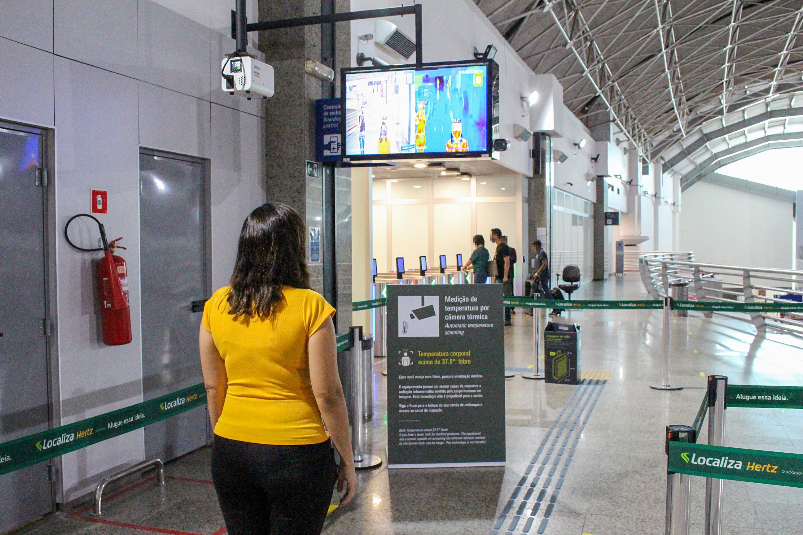 Câmera de medição de temperatura instalada no aeroporto de Fortaleza