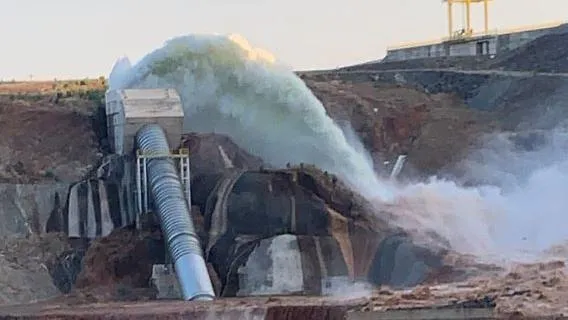 Tubulação da barragem rompeu na última sexta-feira (21).