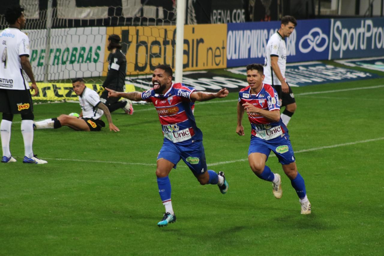 Fortaleza sai na frente, mas sofre empate do Corinthians fora de