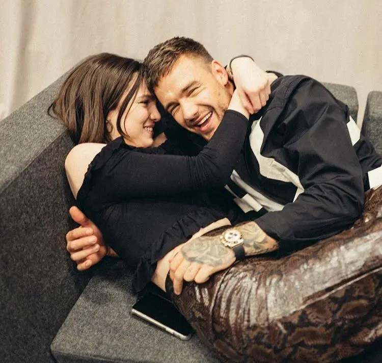 Esta é uma imagem de Liam Payne e sua noiva Maya