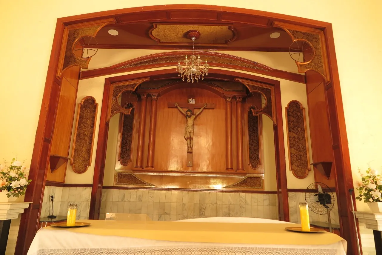O preço das peças varia de acordo com o modelo e tamanho. Um altar do Santíssimo, por exemplo, custa entre R$ 3 mil e R$ 12 mil